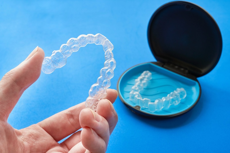 Invisalign aligners with case