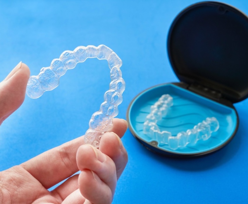 aligners and case